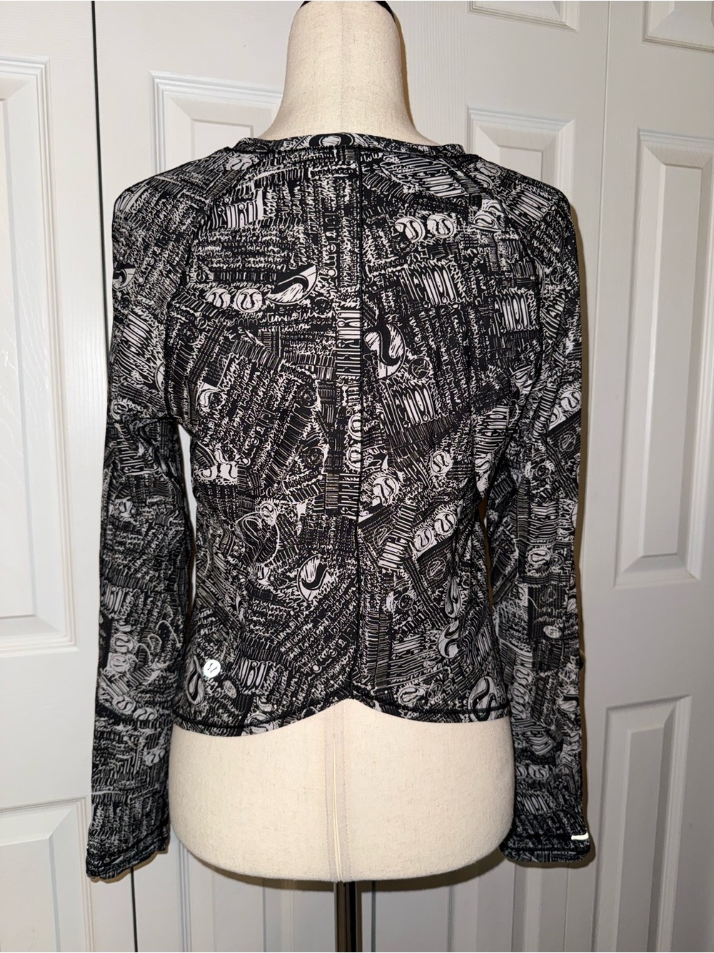 Lululemon rise and run long sleeve top size 6/8